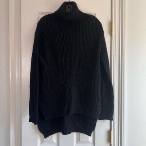 No 21 Black Oversized Turtleneck Sweater made in Italy - has little pilling